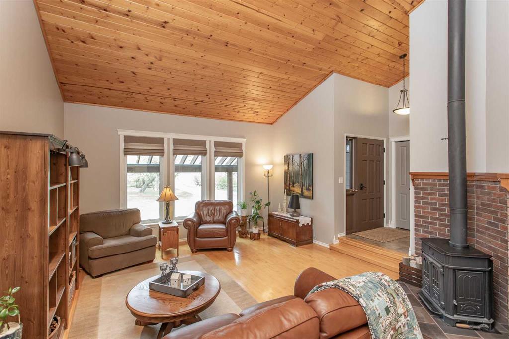 Picture for 42377 Range Road 151  