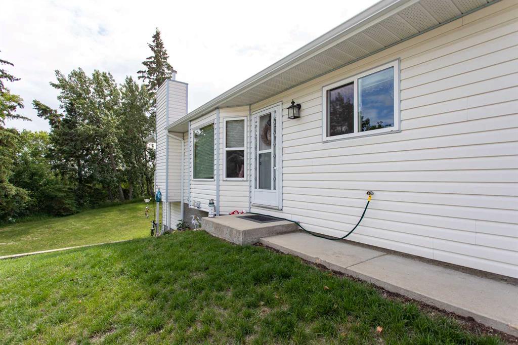 Picture for 4, 5125 62 Street 