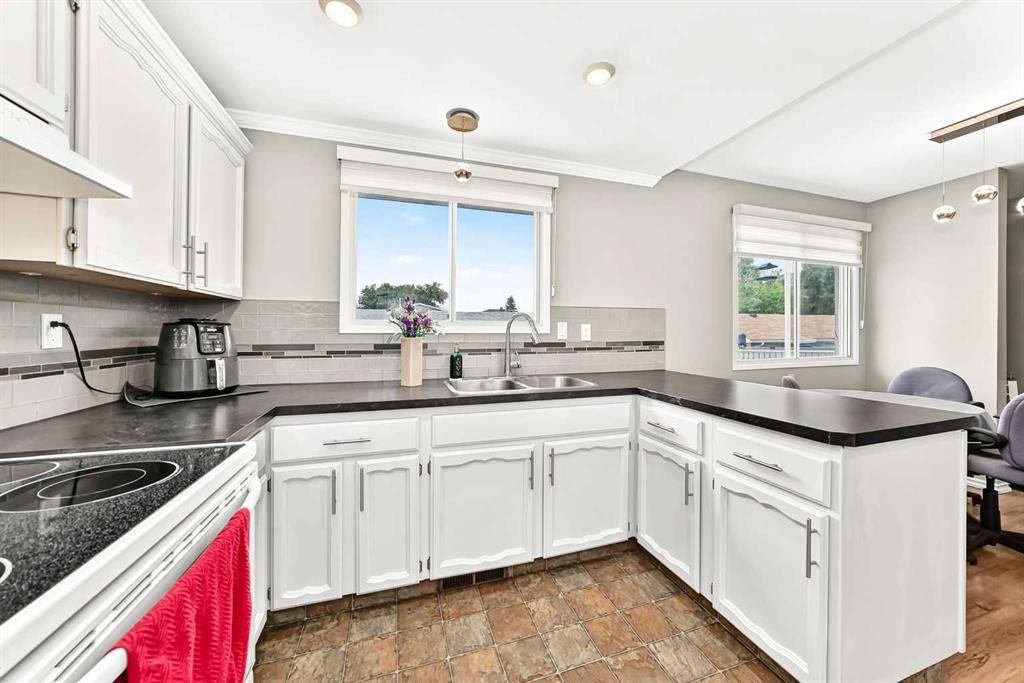 Picture for 67 Newcombe Crescent 