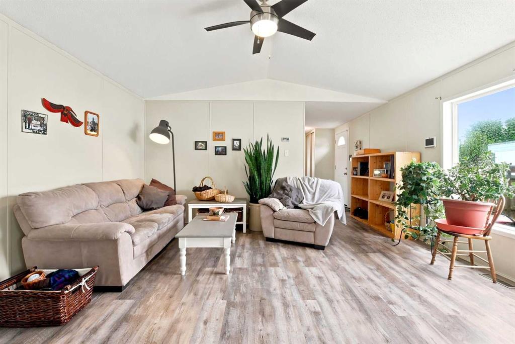 Picture for 221, 5029 34 Street 