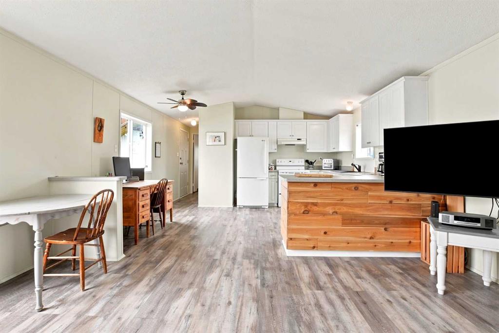 Picture for 221, 5029 34 Street 