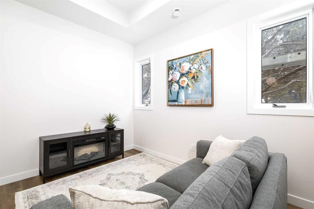 Picture for 4, 5463 55 Avenue 