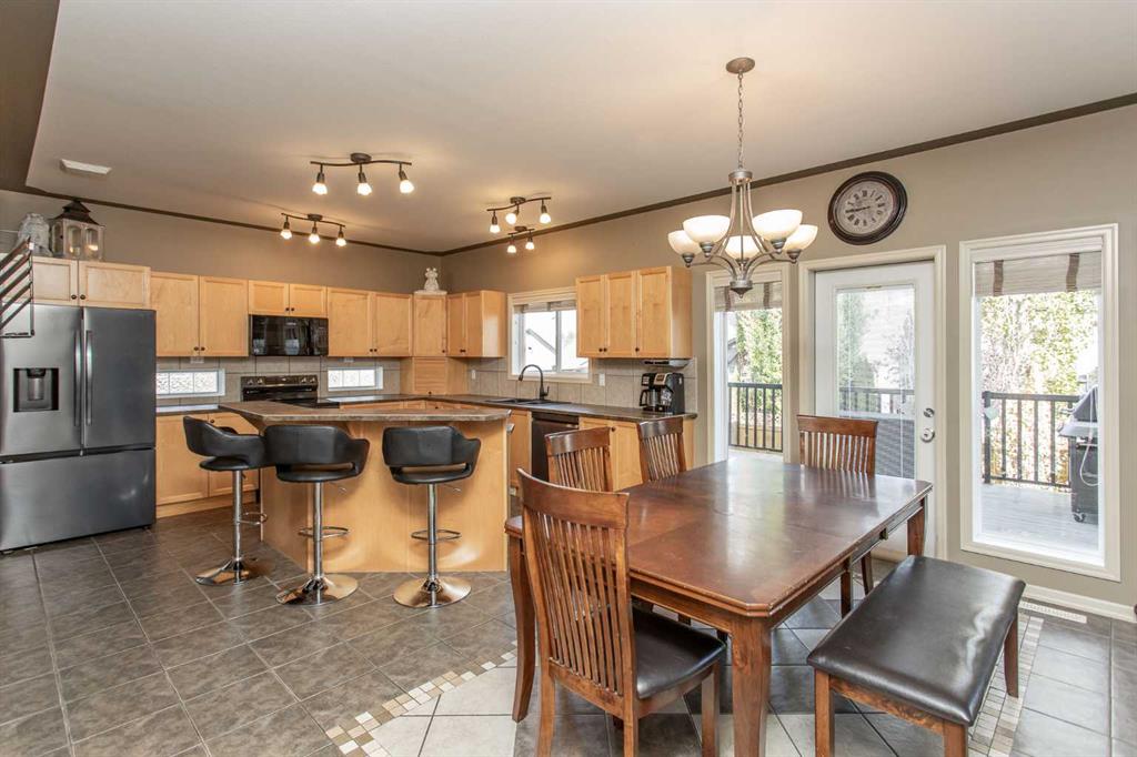 Picture for 35 Woodrow Close  https://www.cirrealty.ca/reb/cara/5/A2264075_14.jpg