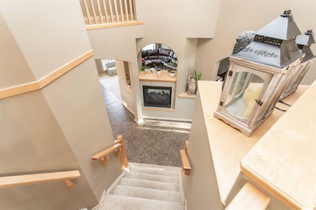 Picture for 35 Woodrow Close  https://www.cirrealty.ca/reb/cara/5/A2264075_18.jpg
