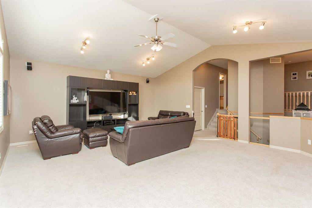 Picture for 35 Woodrow Close  https://www.cirrealty.ca/reb/cara/5/A2264075_20.jpg