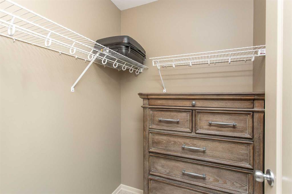 Picture for 35 Woodrow Close  https://www.cirrealty.ca/reb/cara/5/A2264075_25.jpg