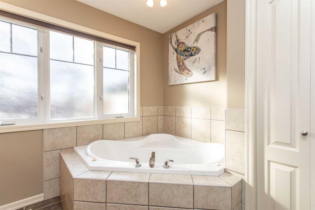 Picture for 35 Woodrow Close  https://www.cirrealty.ca/reb/cara/5/A2264075_27.jpg