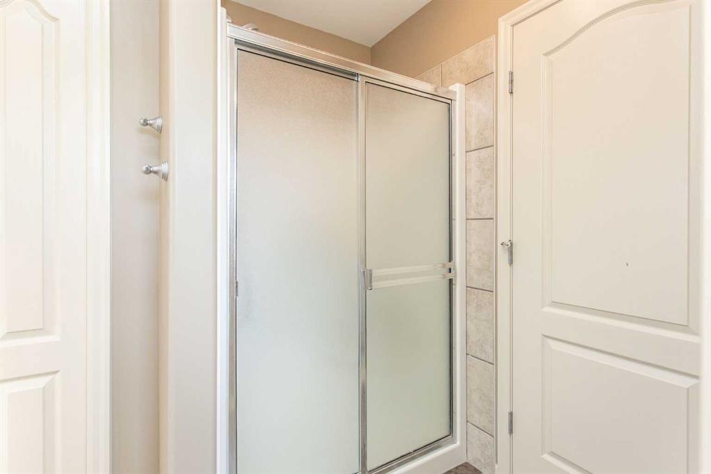 Picture for 35 Woodrow Close  https://www.cirrealty.ca/reb/cara/5/A2264075_29.jpg