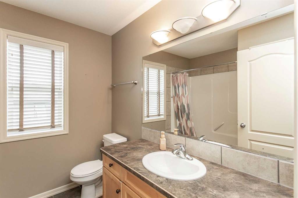 Picture for 35 Woodrow Close  https://www.cirrealty.ca/reb/cara/5/A2264075_33.jpg