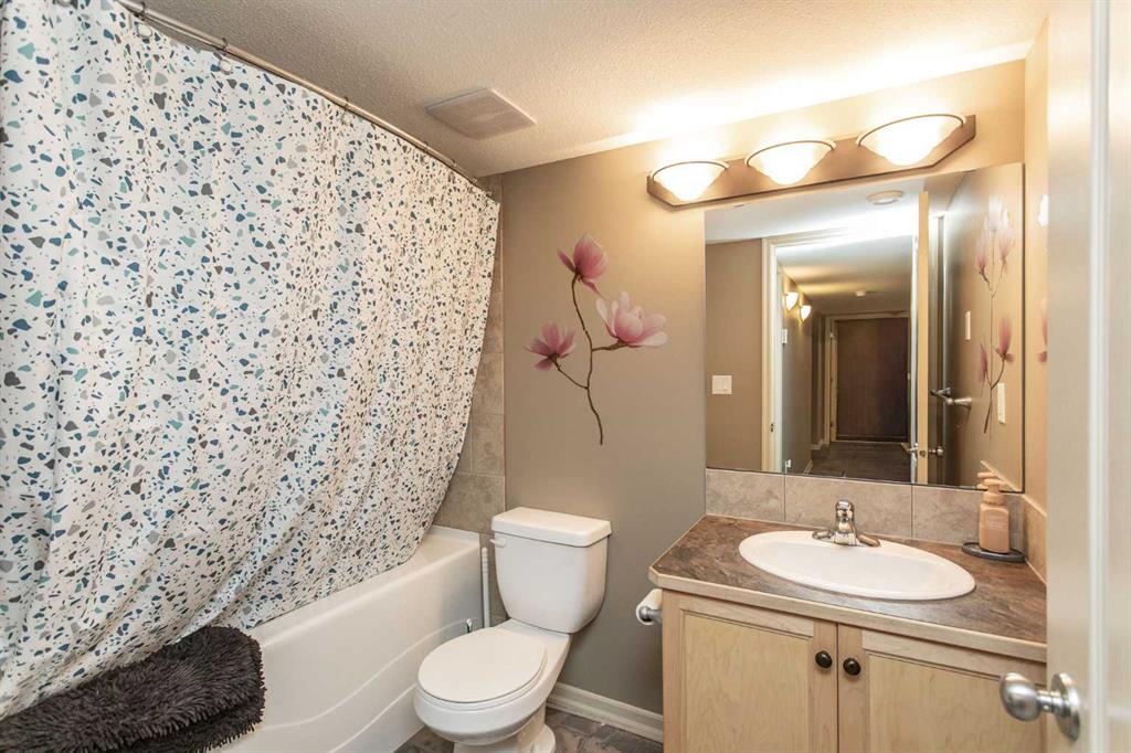 Picture for 35 Woodrow Close  https://www.cirrealty.ca/reb/cara/5/A2264075_40.jpg