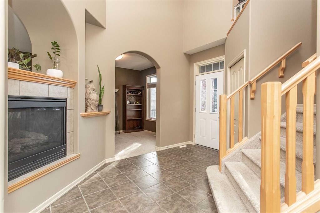 Picture for 35 Woodrow Close  https://www.cirrealty.ca/reb/cara/5/A2264075_8.jpg