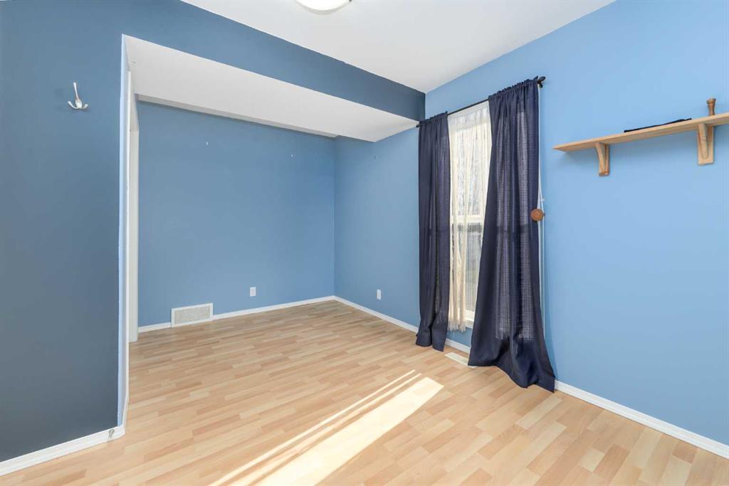 Picture for 39 KIRTON Close  https://www.cirrealty.ca/reb/cara/5/A2265095_10.jpg