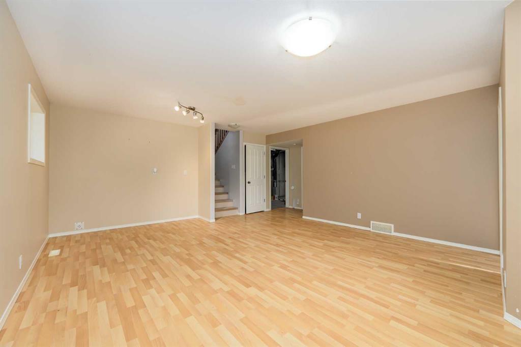 Picture for 39 KIRTON Close  https://www.cirrealty.ca/reb/cara/5/A2265095_16.jpg
