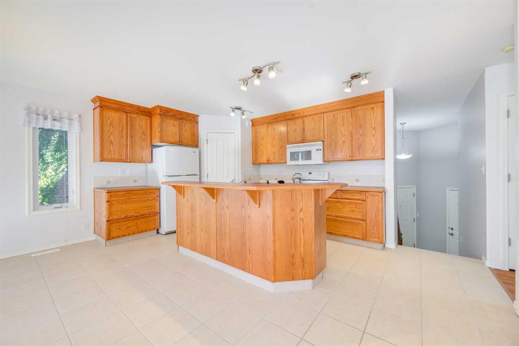 Picture for 39 KIRTON Close  https://www.cirrealty.ca/reb/cara/5/A2265095_7.jpg