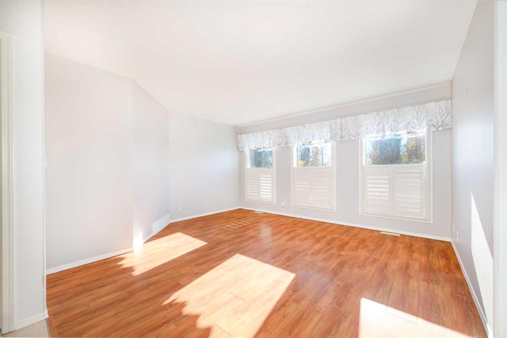 Picture for 39 KIRTON Close  https://www.cirrealty.ca/reb/cara/5/A2265095_8.jpg
