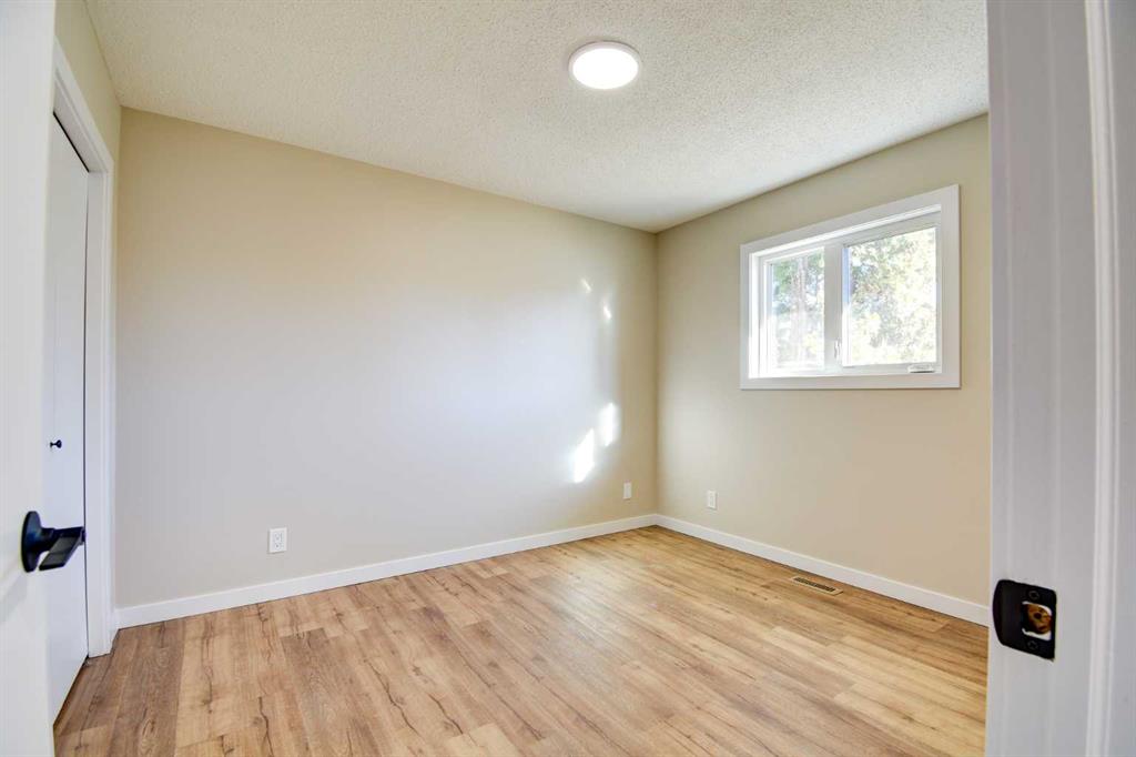 Picture for 112 Dixon Crescent  https://www.cirrealty.ca/reb/cara/5/A2265815_13.jpg