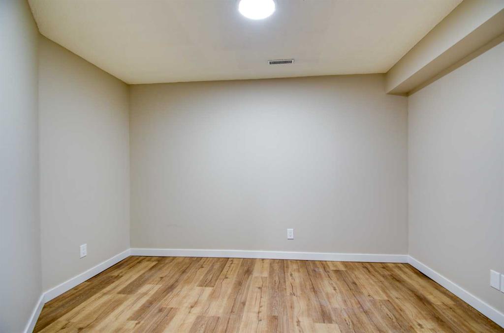 Picture for 112 Dixon Crescent  https://www.cirrealty.ca/reb/cara/5/A2265815_22.jpg