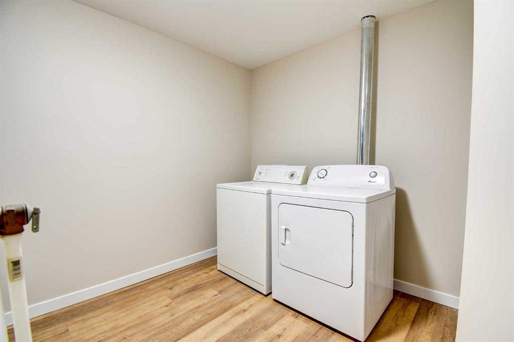 Picture for 112 Dixon Crescent  https://www.cirrealty.ca/reb/cara/5/A2265815_23.jpg