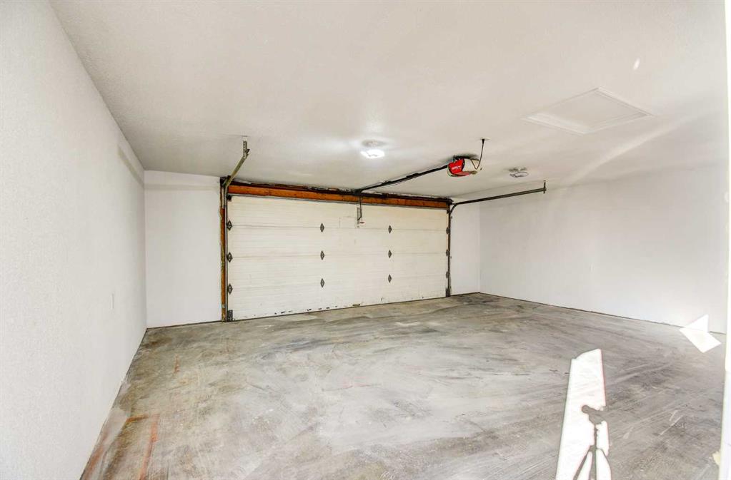 Picture for 112 Dixon Crescent  https://www.cirrealty.ca/reb/cara/5/A2265815_26.jpg