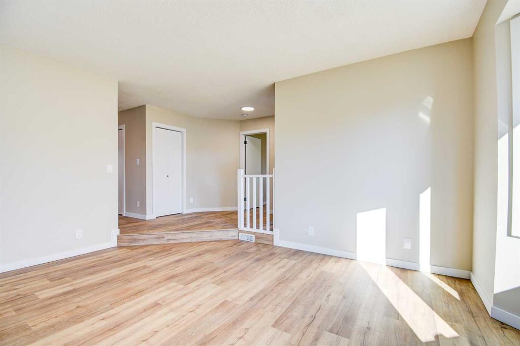 Picture for 112 Dixon Crescent  https://www.cirrealty.ca/reb/cara/5/A2265815_6.jpg