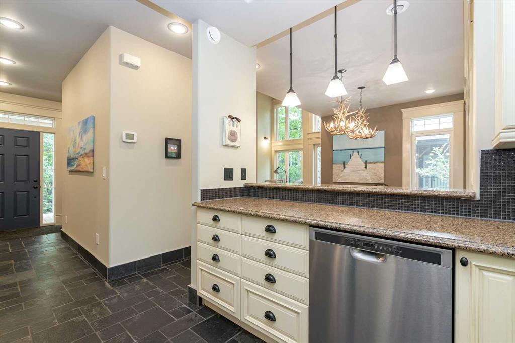 Picture for 244 Canal Street  https://www.cirrealty.ca/reb/cara/5/A2266195_20.jpg