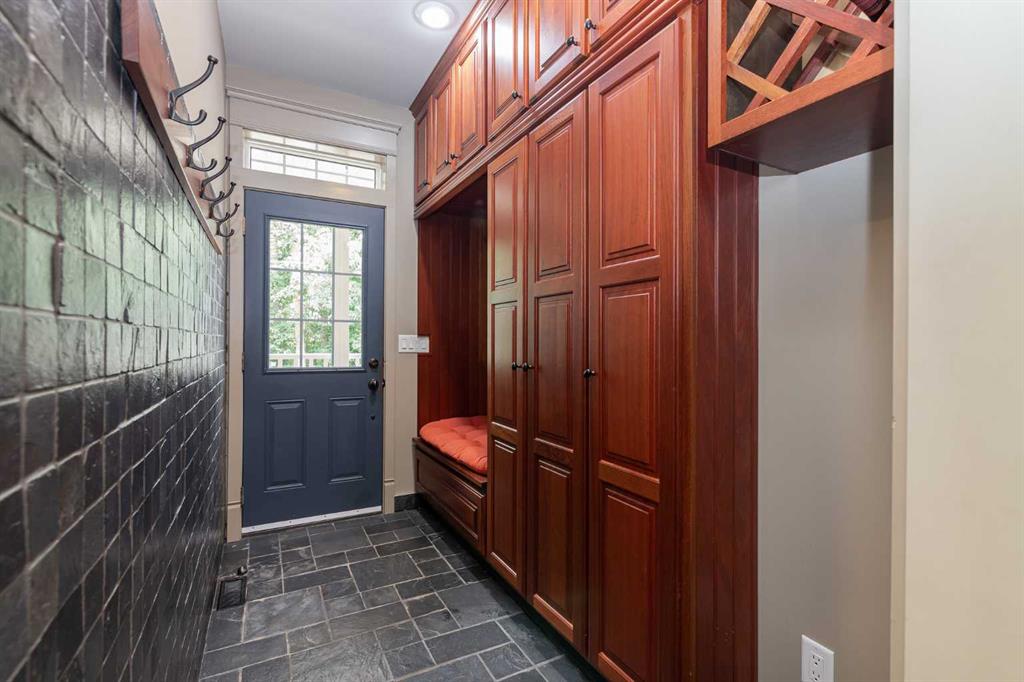 Picture for 244 Canal Street  https://www.cirrealty.ca/reb/cara/5/A2266195_21.jpg