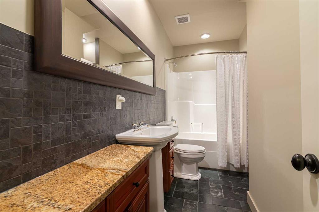 Picture for 244 Canal Street  https://www.cirrealty.ca/reb/cara/5/A2266195_35.jpg