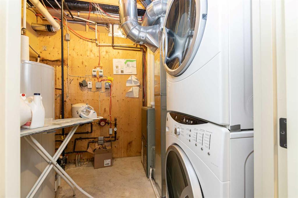 Picture for 244 Canal Street  https://www.cirrealty.ca/reb/cara/5/A2266195_36.jpg
