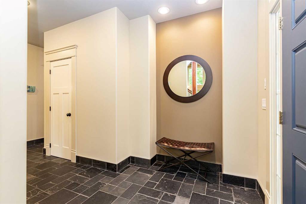 Picture for 244 Canal Street  https://www.cirrealty.ca/reb/cara/5/A2266195_8.jpg