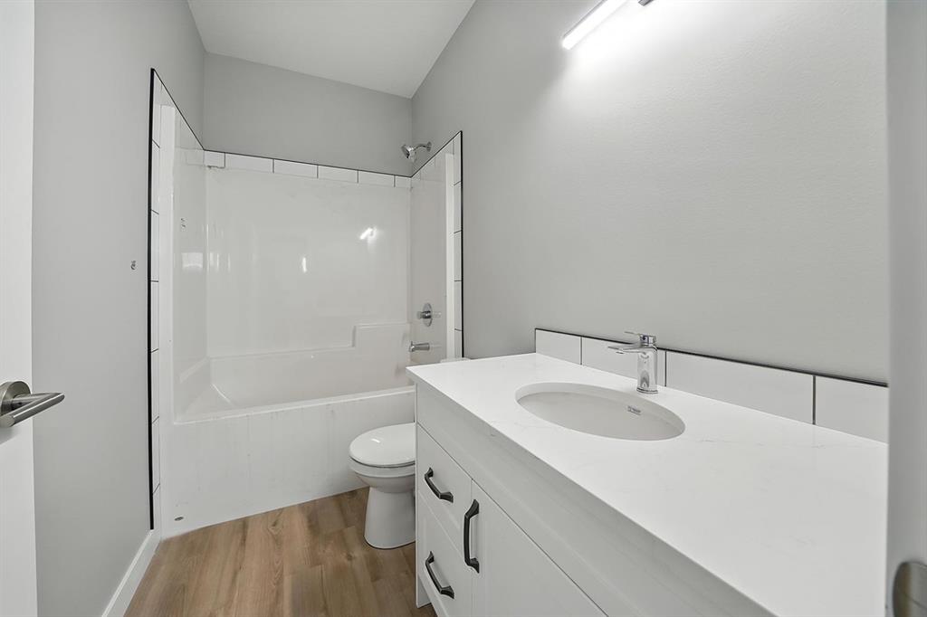 Picture for 84 Reynolds Road  https://www.cirrealty.ca/reb/cara/5/A2266335_11.jpg