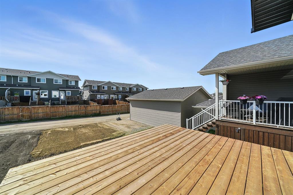 Picture for 84 Reynolds Road  https://www.cirrealty.ca/reb/cara/5/A2266335_21.jpg