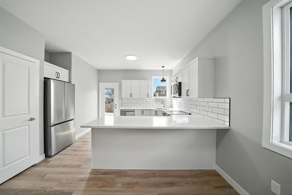 Picture for 84 Reynolds Road  https://www.cirrealty.ca/reb/cara/5/A2266335_7.jpg