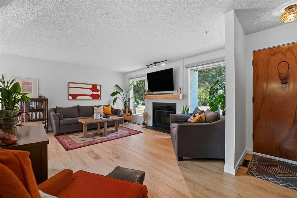Picture for 3527 43 Avenue  Picture for 3527 43 Avenue