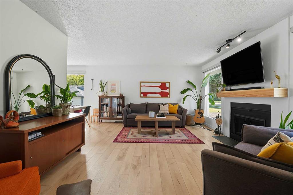 Picture for 3527 43 Avenue  Picture for 3527 43 Avenue