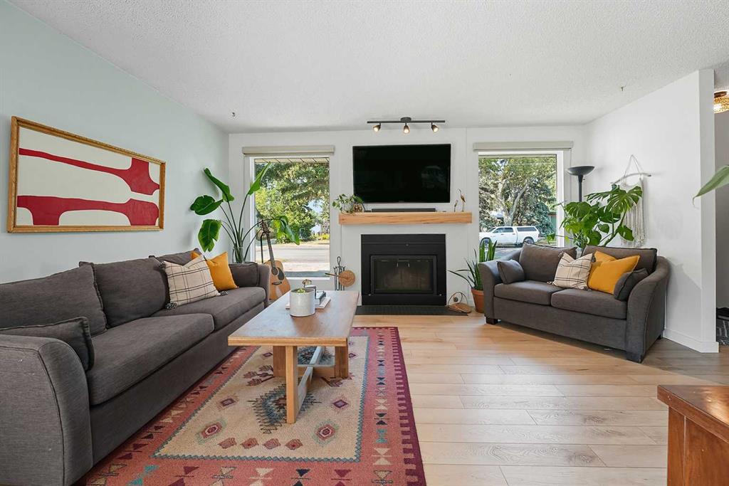 Picture for 3527 43 Avenue  Picture for 3527 43 Avenue