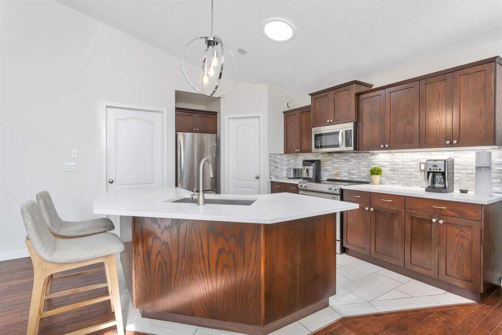 Picture for 128 Isbister Close  https://www.cirrealty.ca/reb/cara/5/A2266805_14.jpg