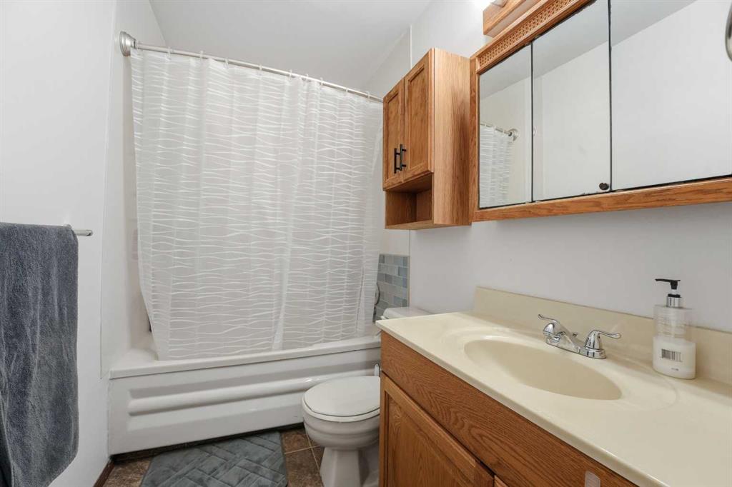 Picture for 62 McLevin Crescent  https://www.cirrealty.ca/reb/cara/5/A2266965_11.jpg