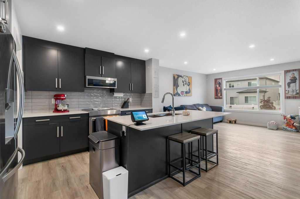 Picture for 33 Earl Close 