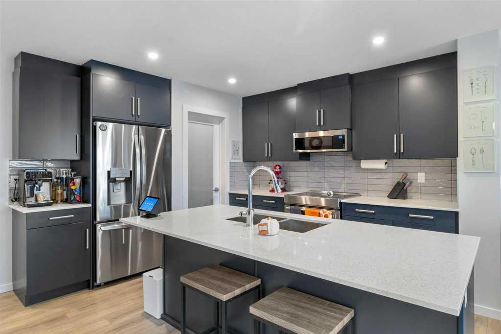 Picture for 33 Earl Close 