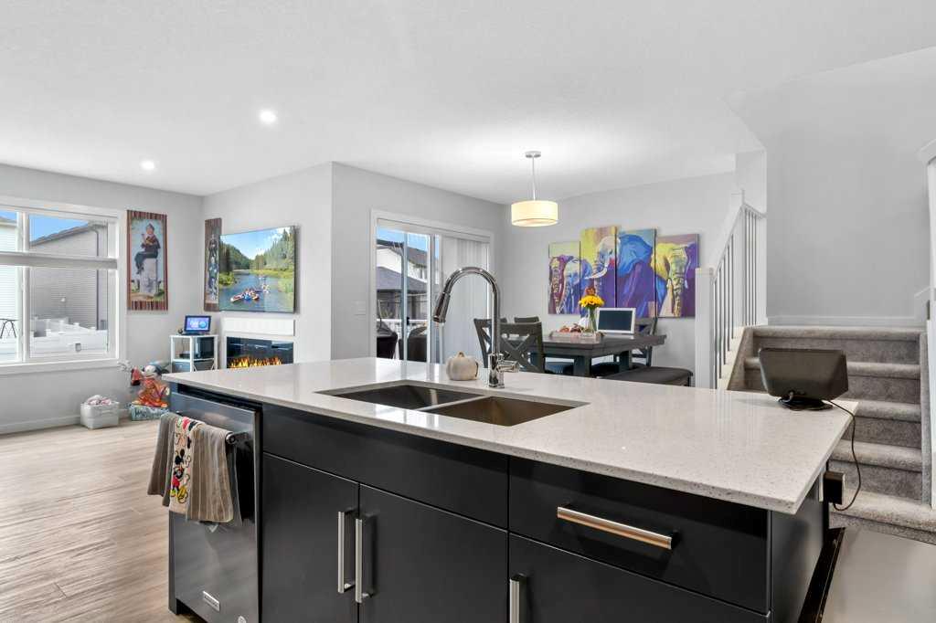 Picture for 33 Earl Close 