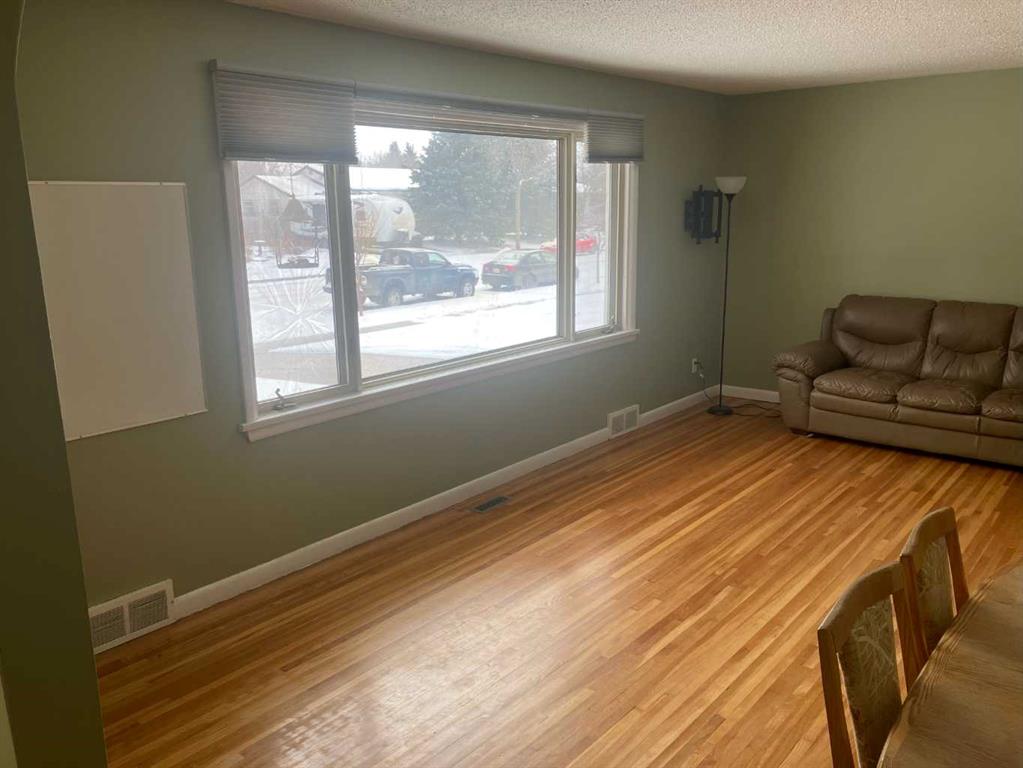 Picture for 4620 46 Street 