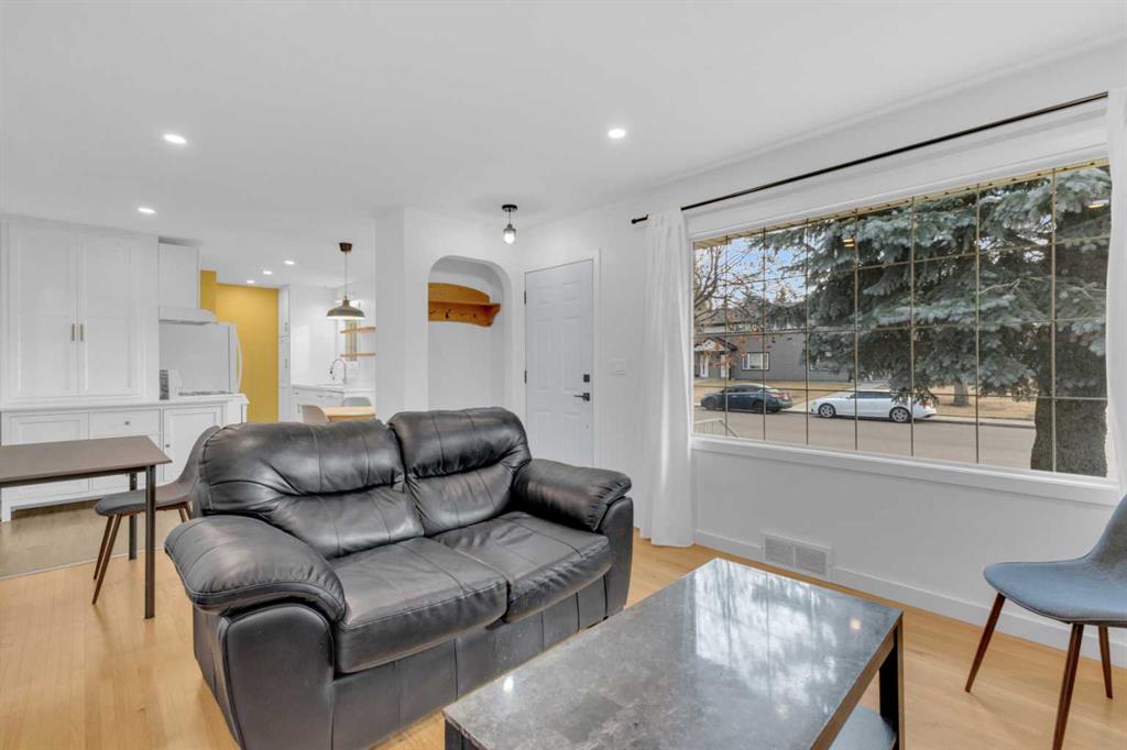 Picture for 5422 37 Street 