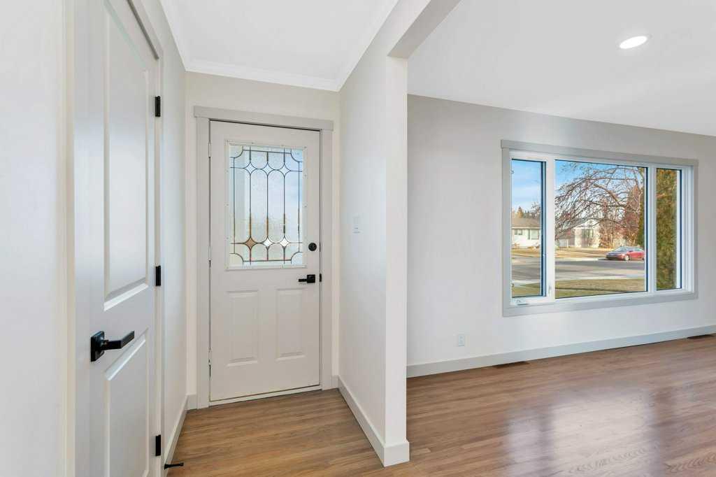 Picture for 5537 35 Street 