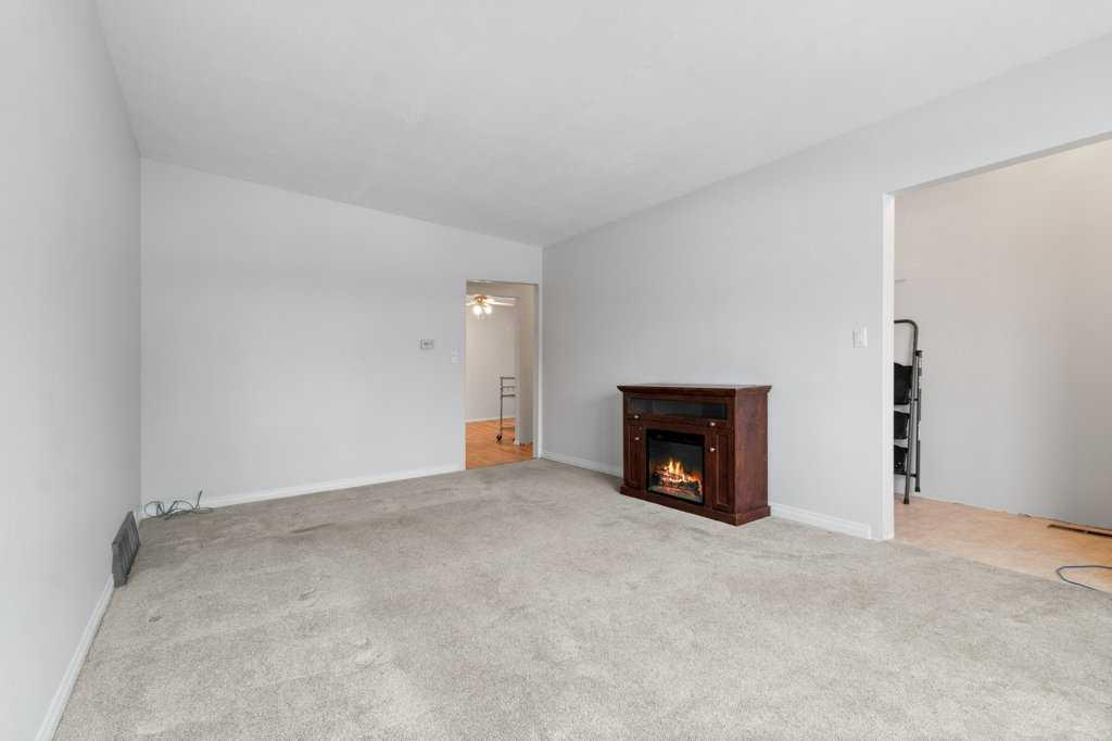 Picture for 4402 35 Avenue 