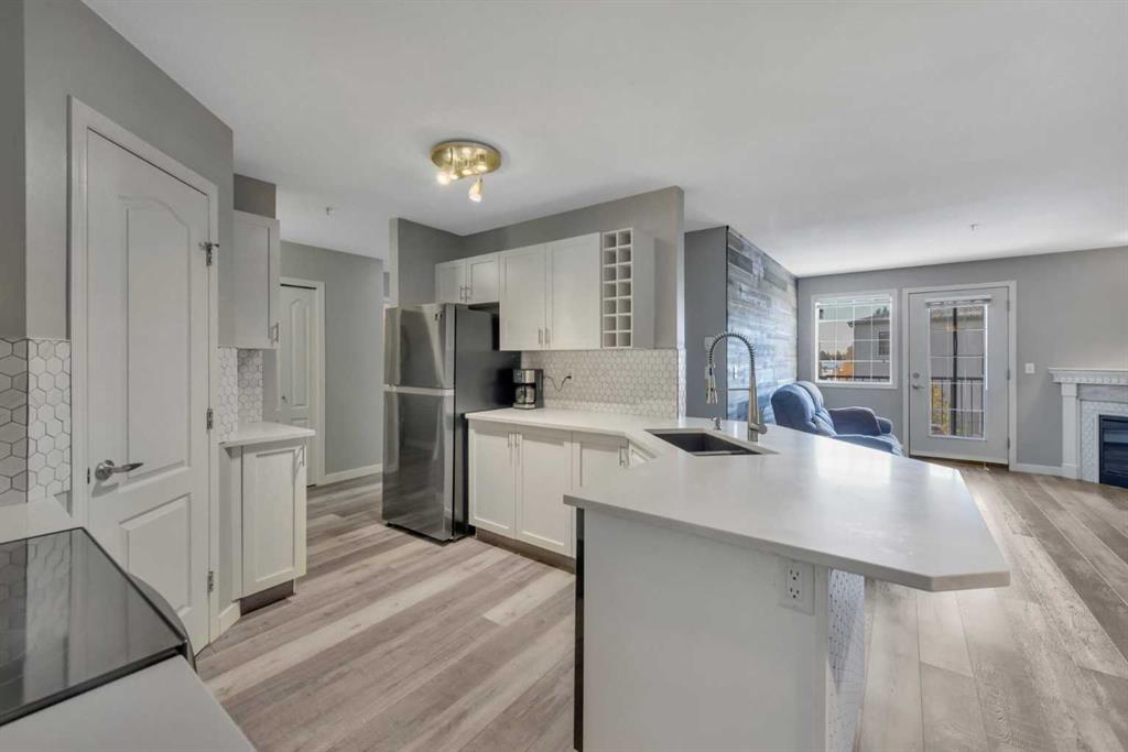 Picture for 311, 3730 50 Avenue 