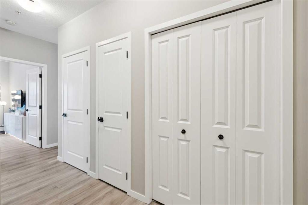 Picture for 306, 20 Mahogany Mews SE