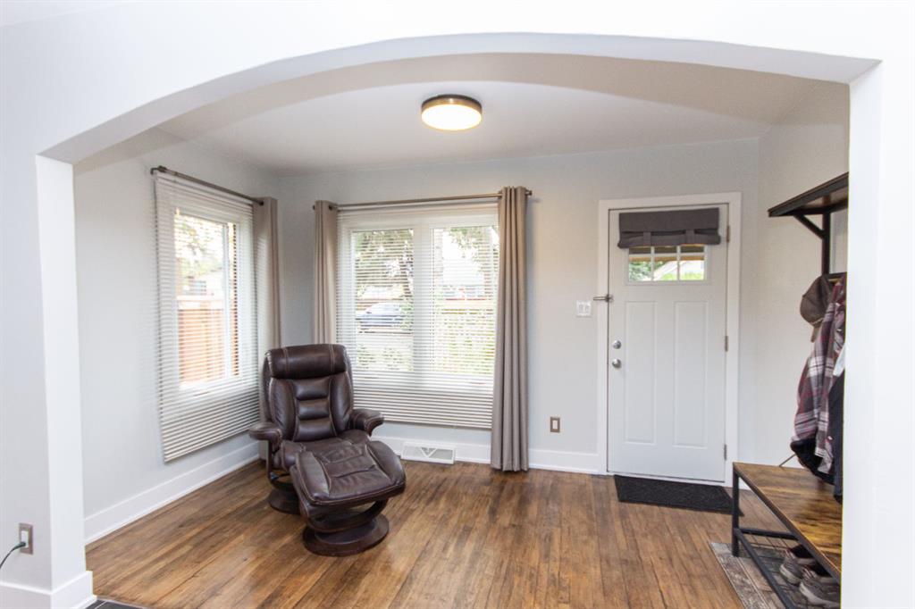 Picture for 5919 52 Avenue 