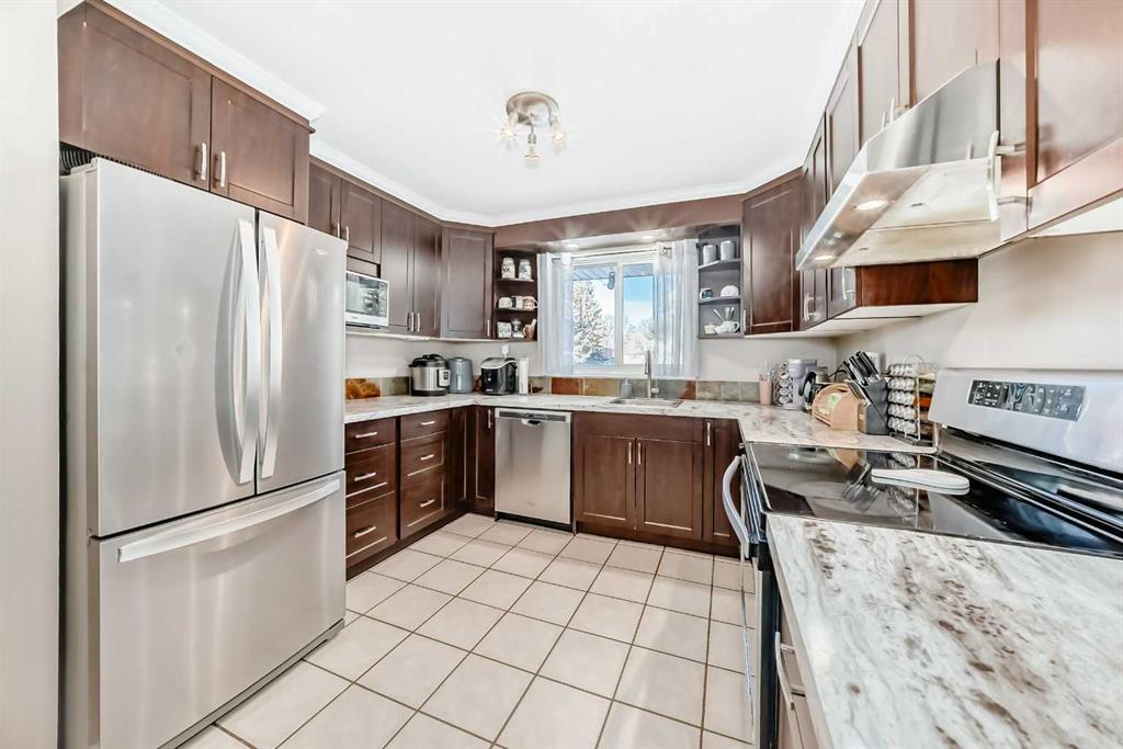 Picture for 65, 5935 63 Street 