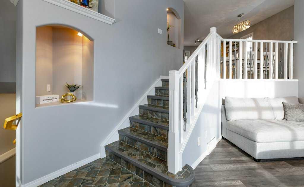 Picture for 81 Ireland Crescent 