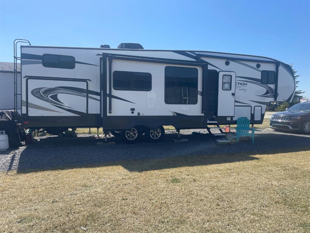 Picture for 122, 41019 Range Road 11  